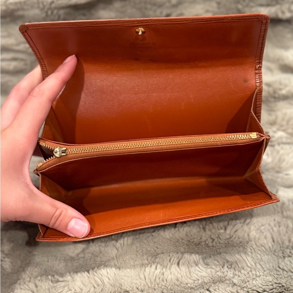 Vintage Louis Vuitton Rust Epi Long Sarah Wallet - Picture 6 of 10